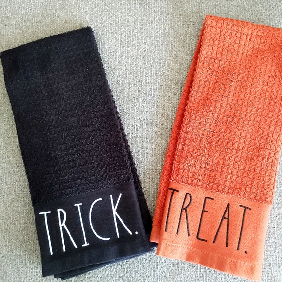 Rae Dunn Hand Towels